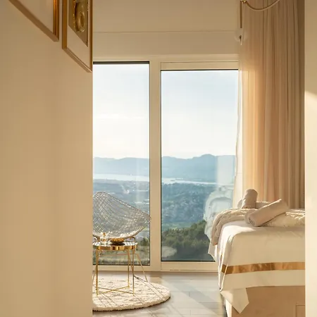 Villa Naaria, Unique View, Infinity Pool And Complete Privacy