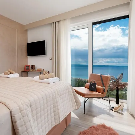 Naaria, Unique View, Infinity Pool And Complete Privacy *