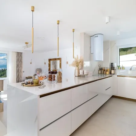 Naaria, Unique View, Infinity Pool And Complete Privacy *