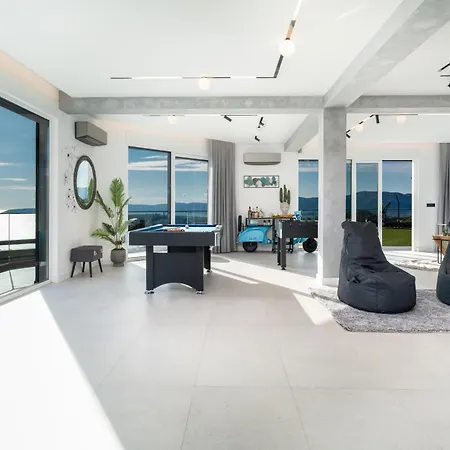 Naaria, Unique View, Infinity Pool And Complete Privacy *