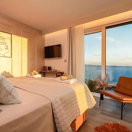 Naaria, Unique View, Infinity Pool And Complete Privacy