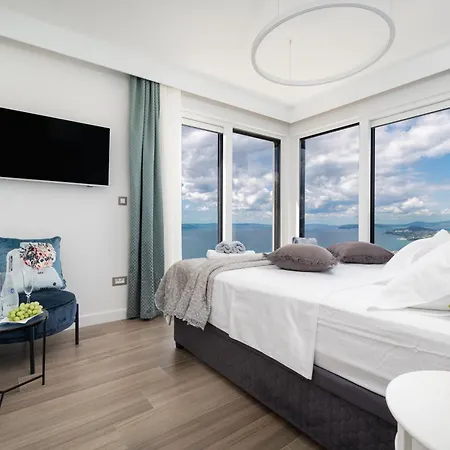 Naaria, Unique View, Infinity Pool And Complete Privacy