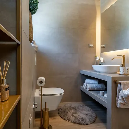 Naaria, Unique View, Infinity Pool And Complete Privacy