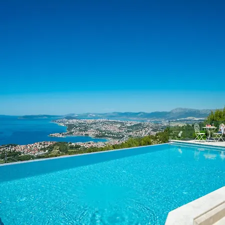 Naaria, Unique View, Infinity Pool And Complete Privacy