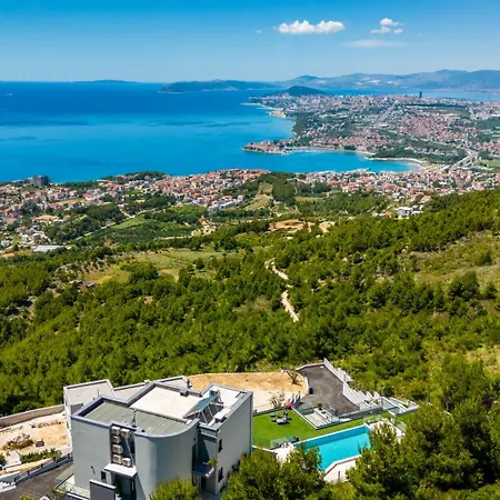 Naaria, Unique View, Infinity Pool And Complete Privacy Villa *