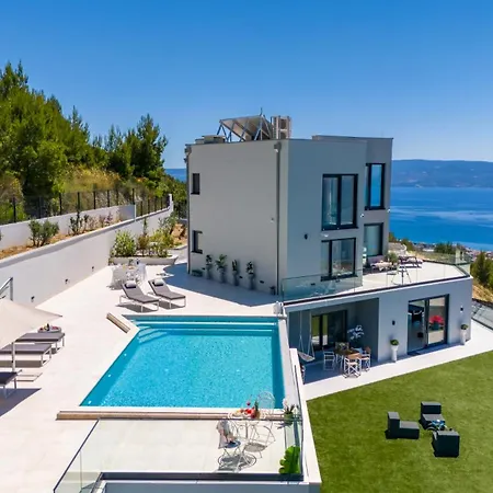 Naaria, Unique View, Infinity Pool And Complete Privacy *