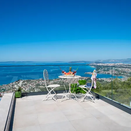 Villa Naaria, Unique View, Infinity Pool And Complete Privacy