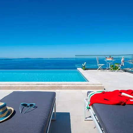 Naaria, Unique View, Infinity Pool And Complete Privacy Podstrana