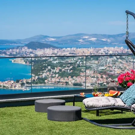 Villa Naaria, Unique View, Infinity Pool And Complete Privacy Podstrana